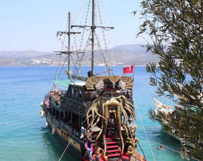 Пиратская яхта в Бодруме - Экскурсии в Бодруме